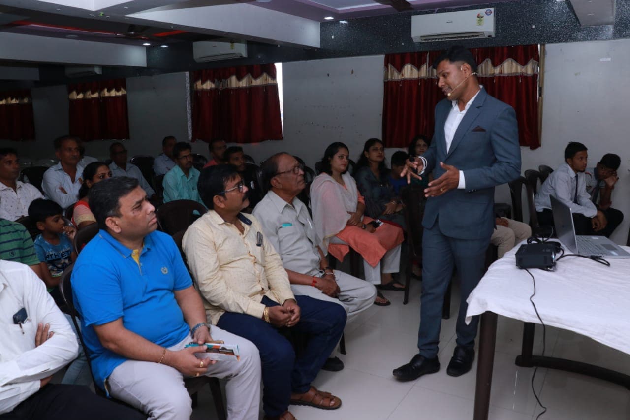 Viren Surati conducting interactive workshop